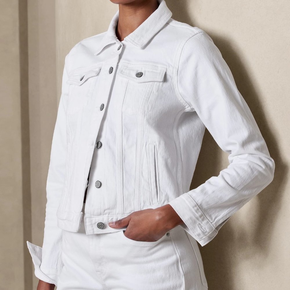 NWT Banana Republic Classic White Denim Jacket
